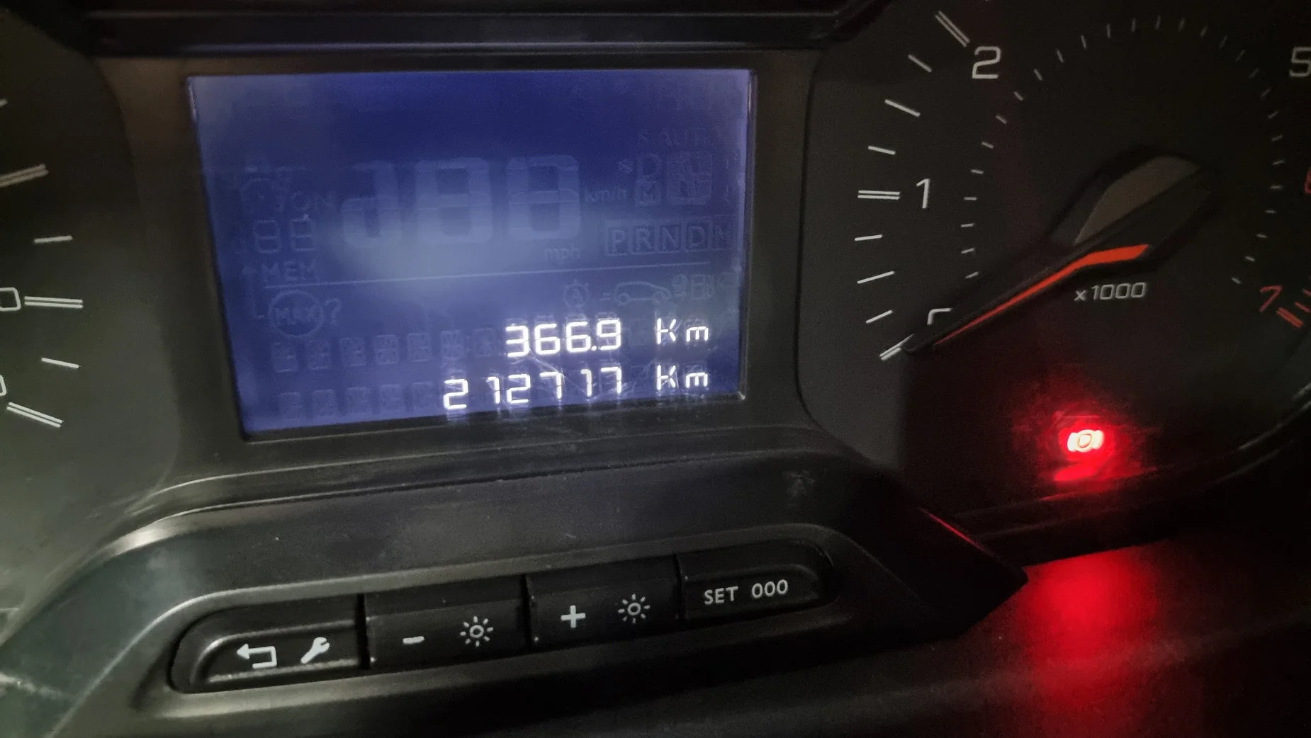 Peugeot Partner photo